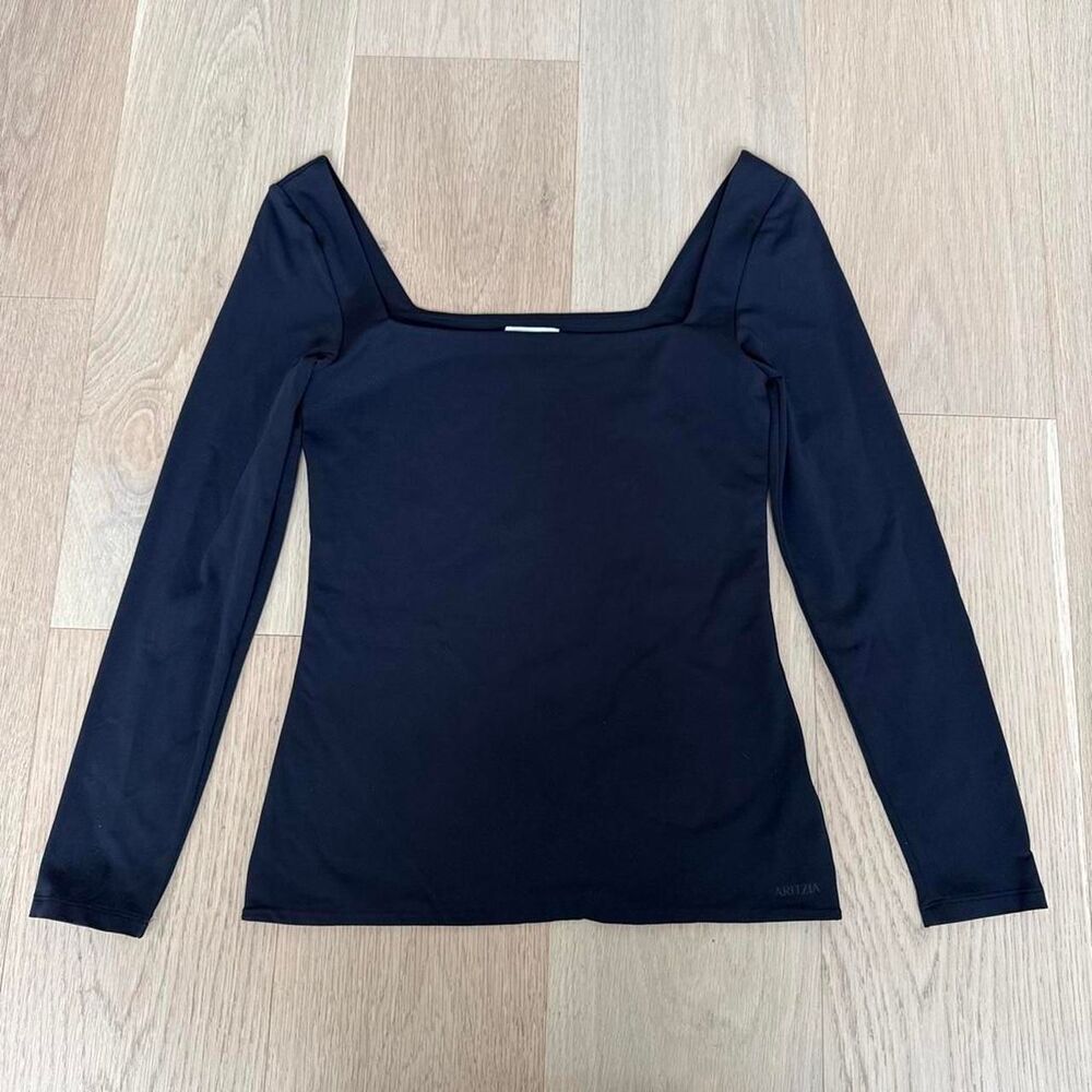 Aritzia Contour black long sleeve top with square neckline